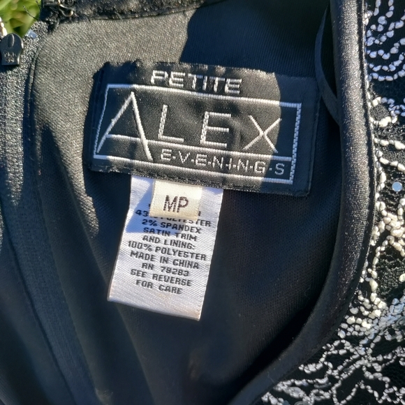 Beautiful seguin blouse for for the holidays. - Picture 3 of 4